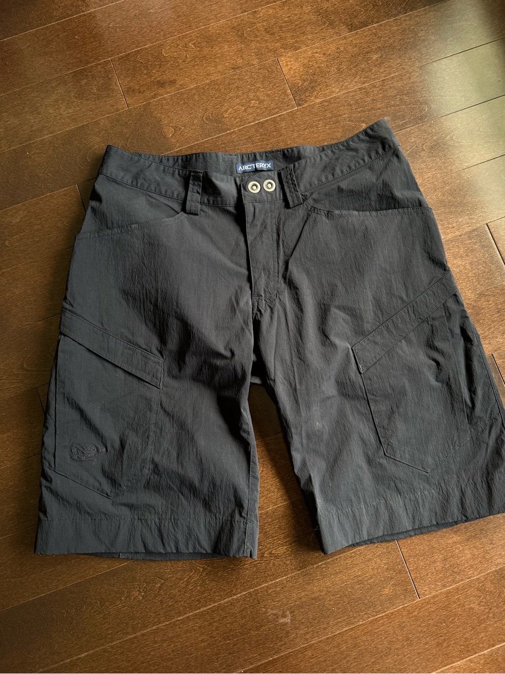 Arc'teryx Rampart Cargo Shorts Black Hiking Outdoor Gorpcore Utility Size 32